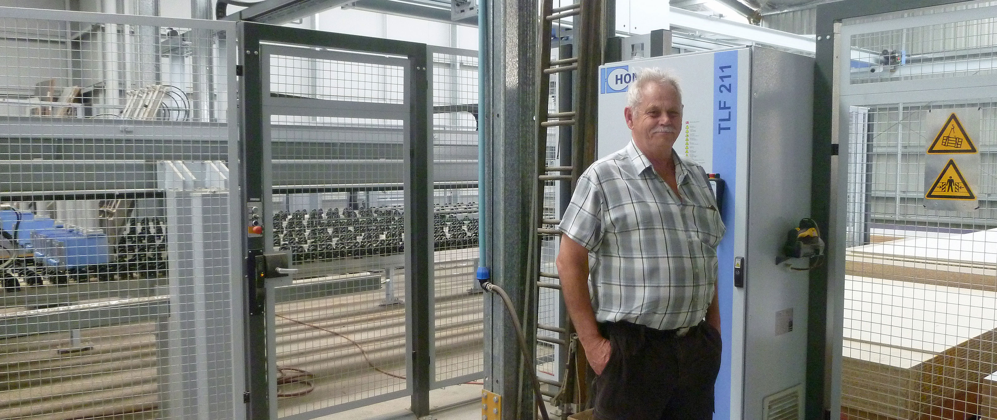 George Kaiser standing in front of his TLF 211 storage system